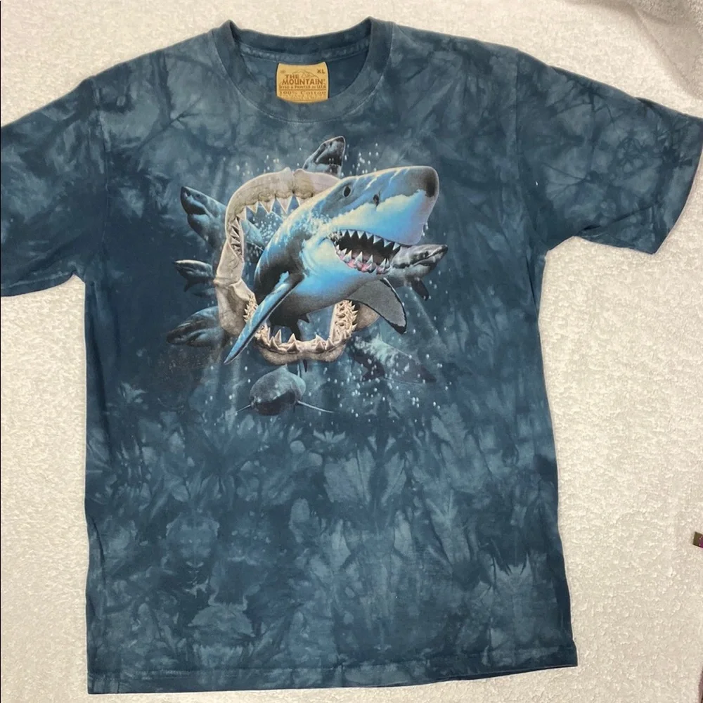 The Mountain tie dye Shark Graphic T-Shirt - Blue xl